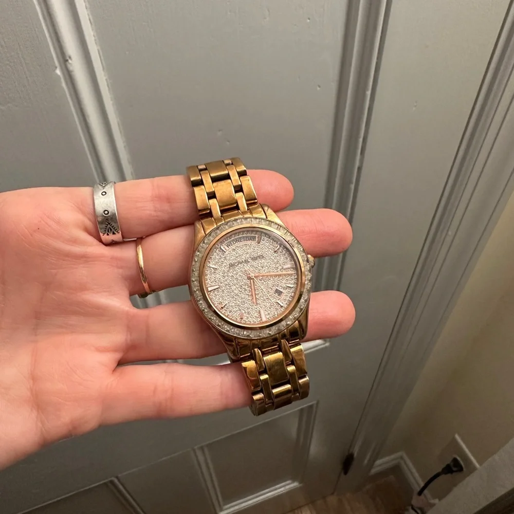 Michael Kors Rose Gold Watch - Picture 3 of 3